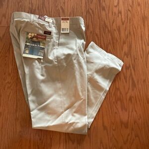 TIMBERCREEK Mens 34x 30 Pleated  Pants New With Tags